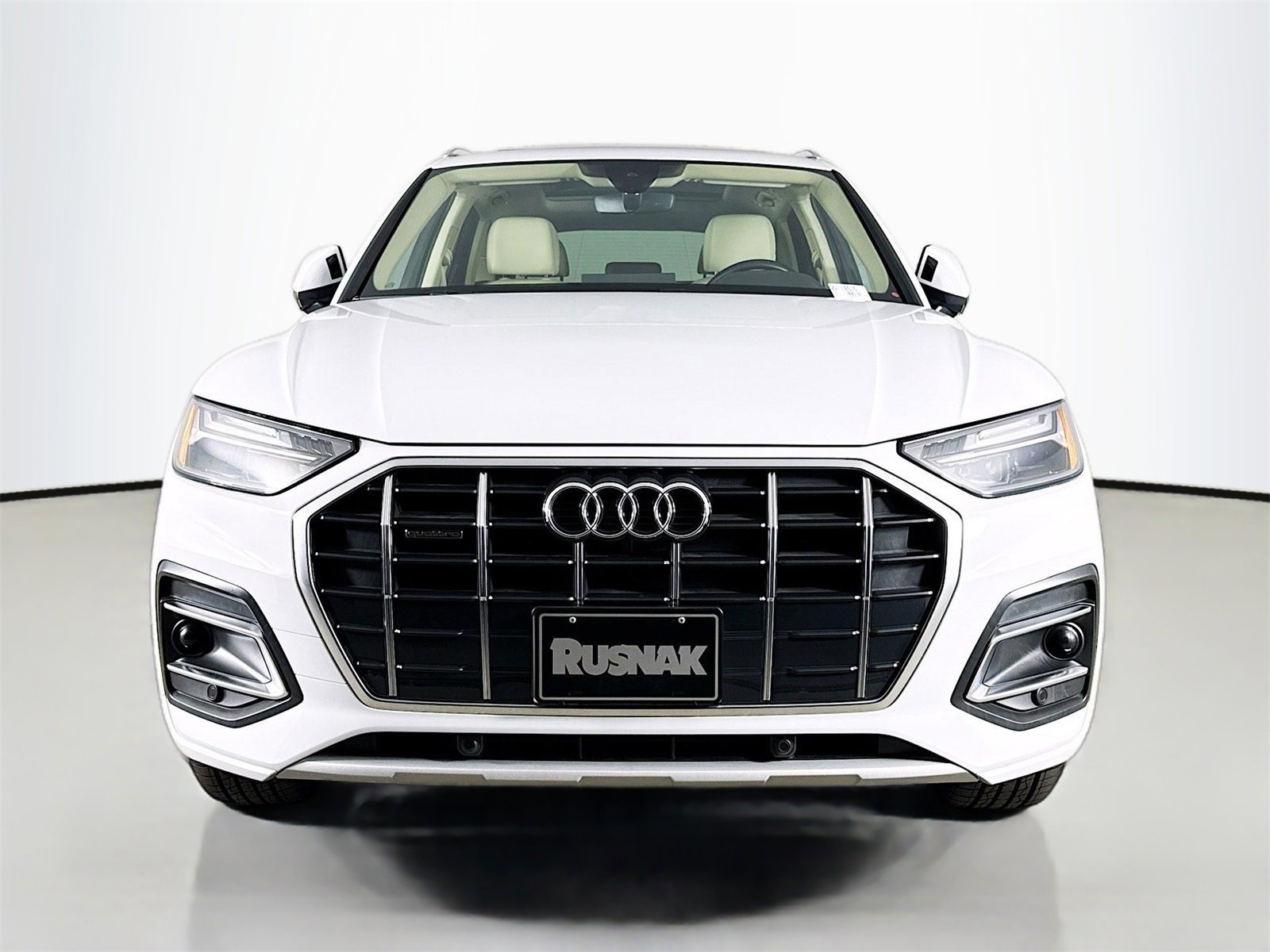 Used 2023 Audi Q5 2.0T Premium w/ Convenience Package image 2