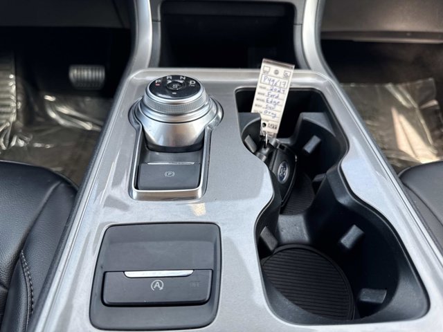 Used 2024 Ford Edge SEL image 32