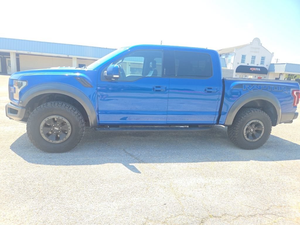 Used 2017 Ford F150 Raptor w/ Equipment Group 802A Luxury AWD/4WD image 4