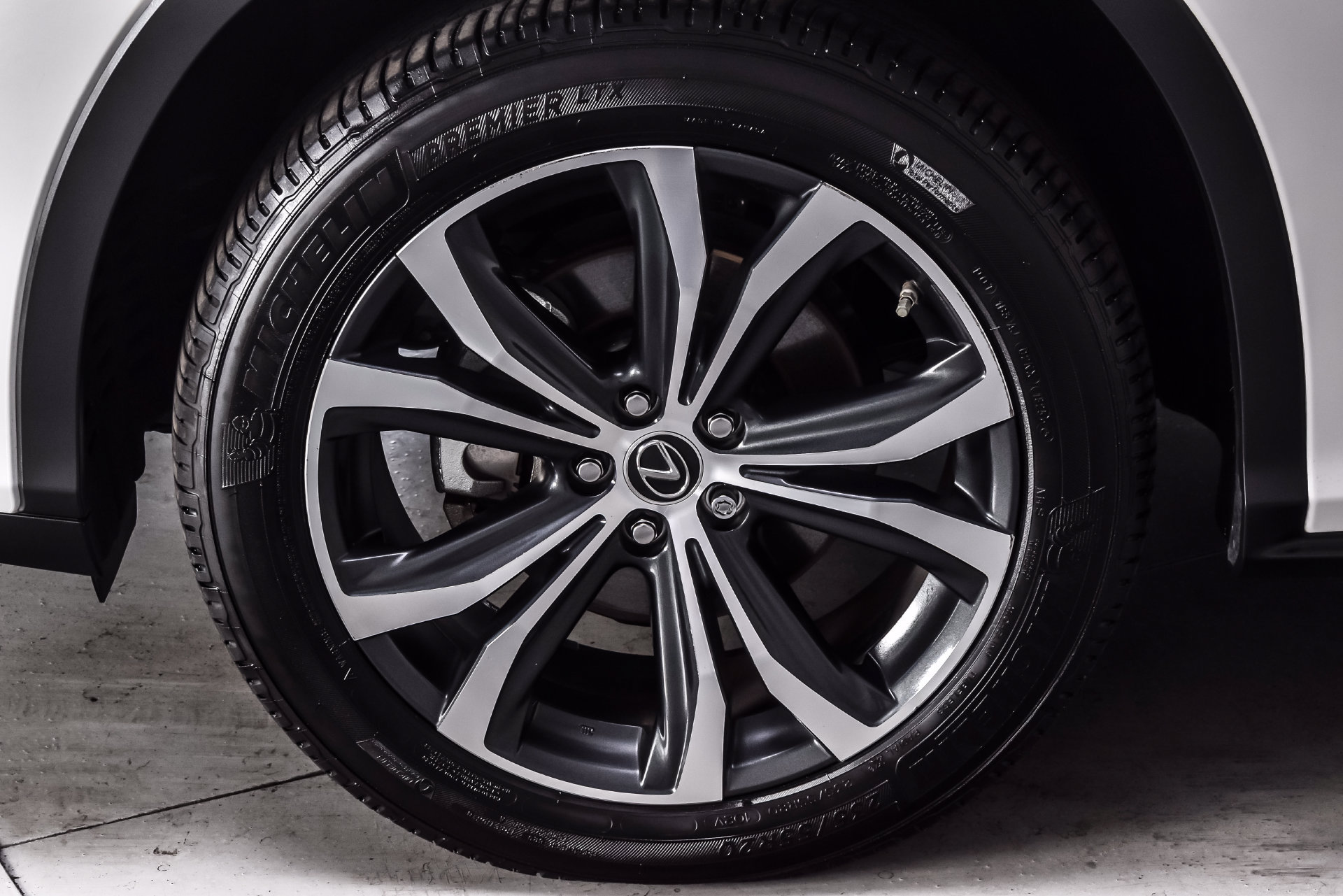 Used 2022 Lexus RX 450h AWD w/ Premium Package image 9