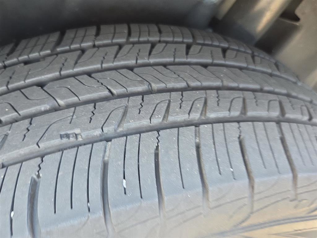 Used 2015 Jeep Cherokee Limited w/ Trailer Tow Group AWD/4WD image 15