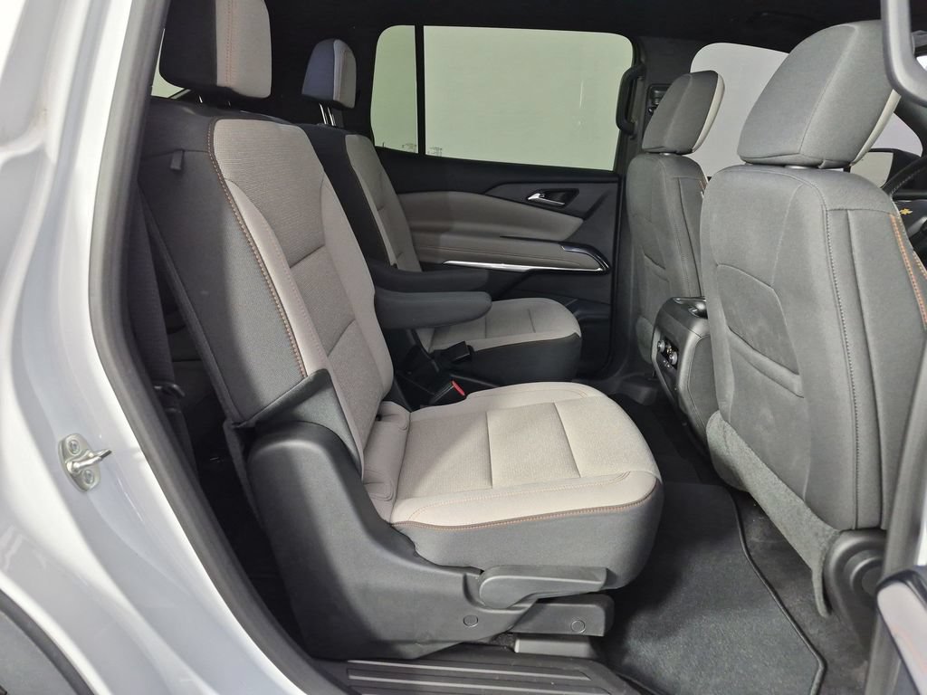 Used 2025 Chevrolet Traverse LT w/ Driver Confidence Package FWD image 36