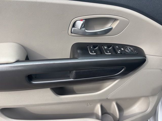 Used 2019 Kia Sedona EX image 12