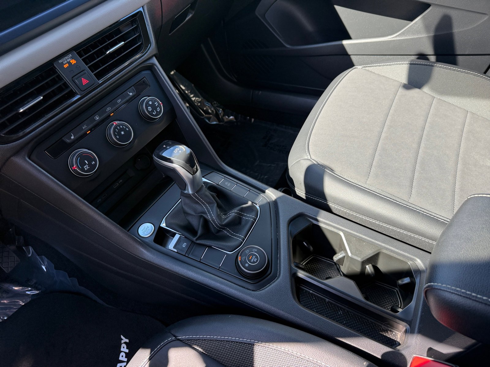 Used 2022 Volkswagen Taos SE image 13