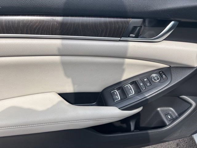 Used 2020 Honda Accord EX image 13