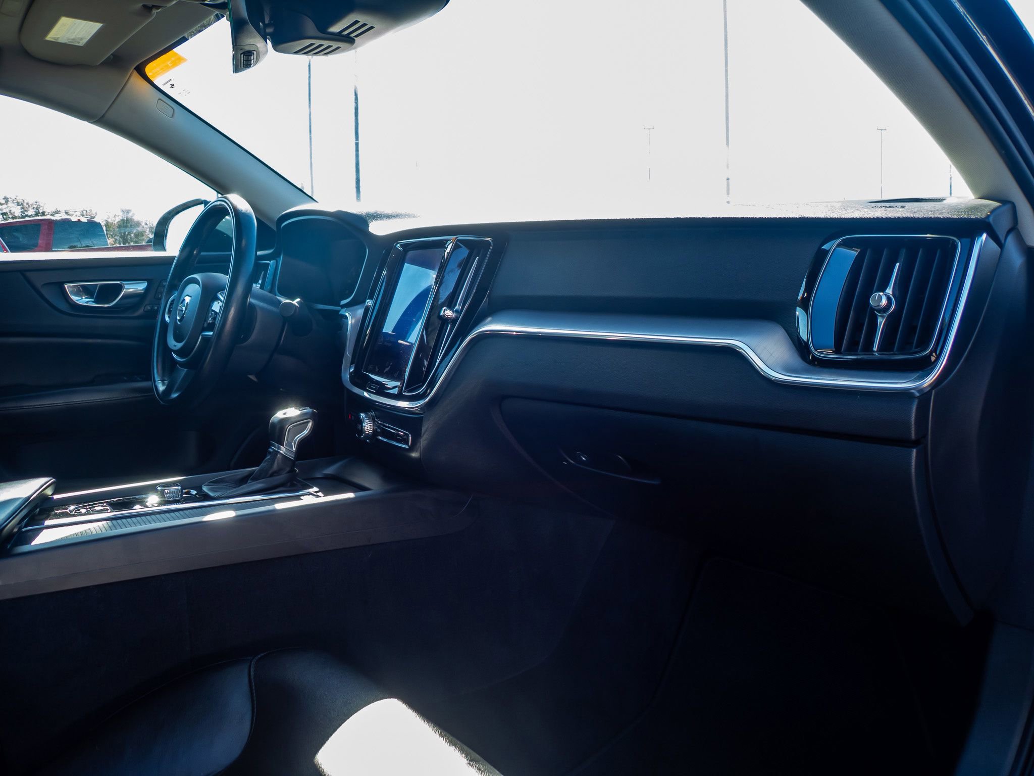 Used 2020 Volvo S60 T5 Momentum image 15