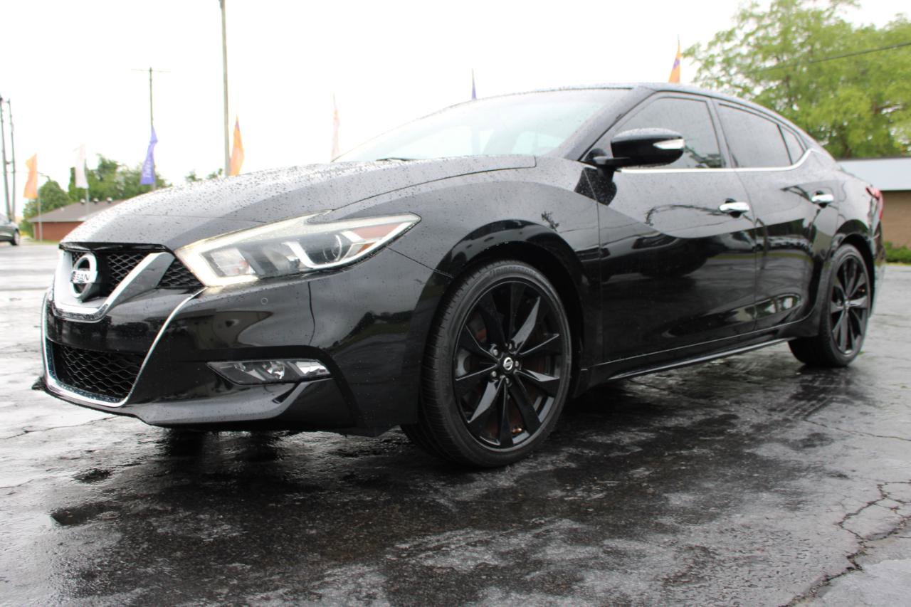 Used 2017 Nissan Maxima SR w/ Midnight Edition FWD image 13