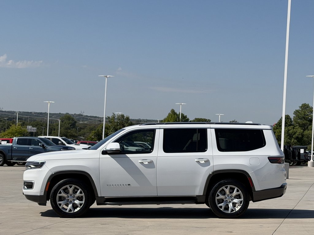 Used 2022 Jeep Wagoneer Series II RWD image 3