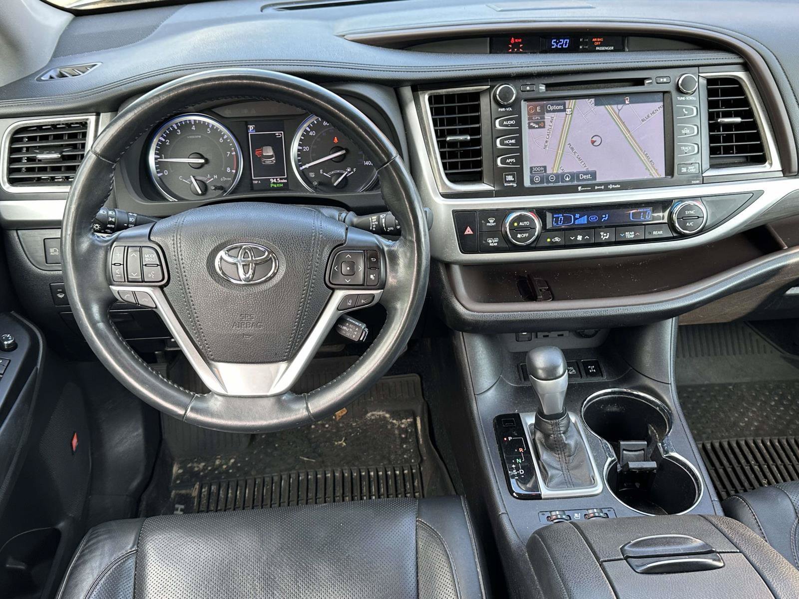 Used 2019 Toyota Highlander Limited Platinum AWD/4WD image 8