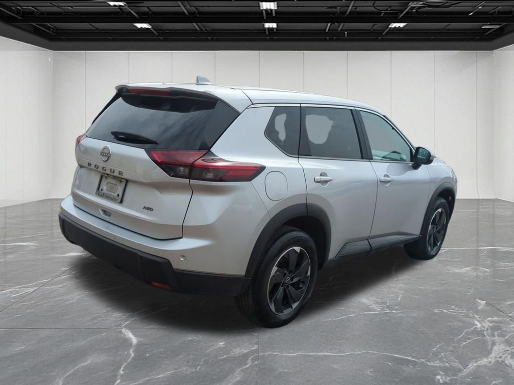 Used 2025 Nissan Rogue SV image 8