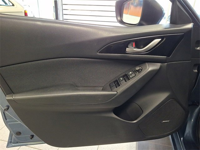 Used 2014 MAZDA MAZDA3 i Touring w/ Technology Package image 12