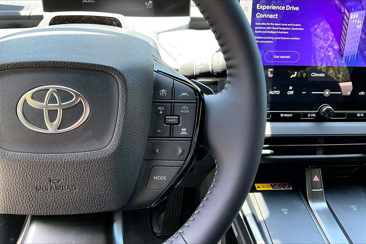 Used 2026 Toyota C-HR AWD/4WD image 11