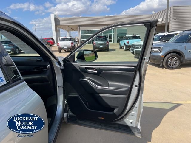 Used 2021 Toyota Highlander XSE image 34