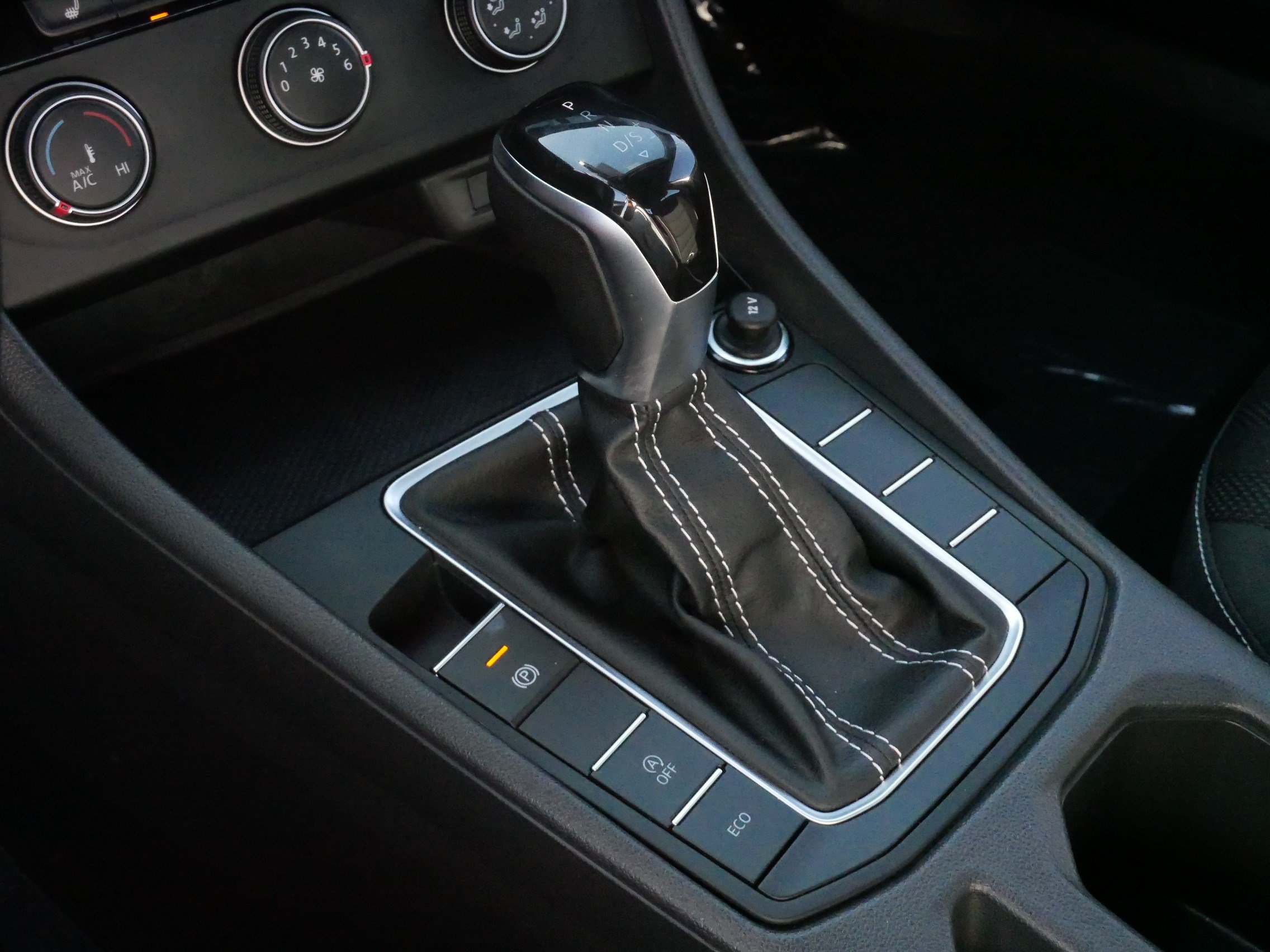 Used 2024 Volkswagen Jetta Sport FWD image 24