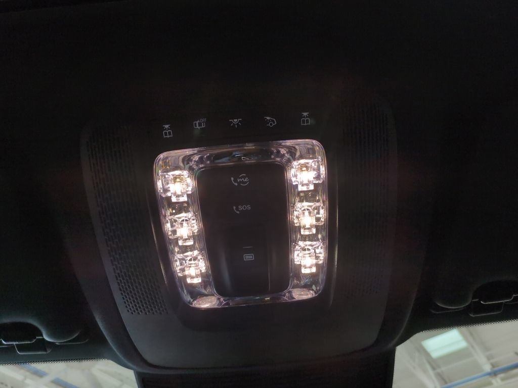 Used 2025 Mercedes-Benz GLE 350 4MATIC image 12
