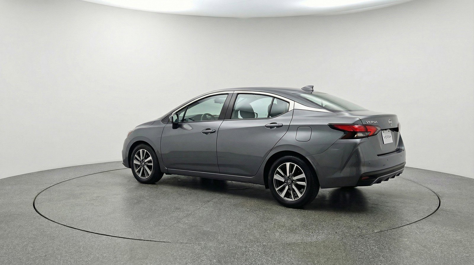 Used 2025 Nissan Versa SV image 6