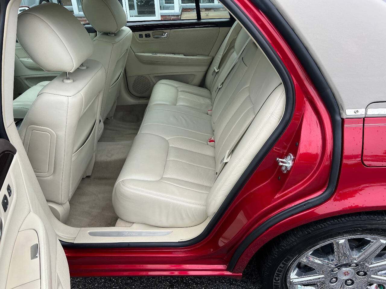 Used 2009 Cadillac DTS FWD image 22