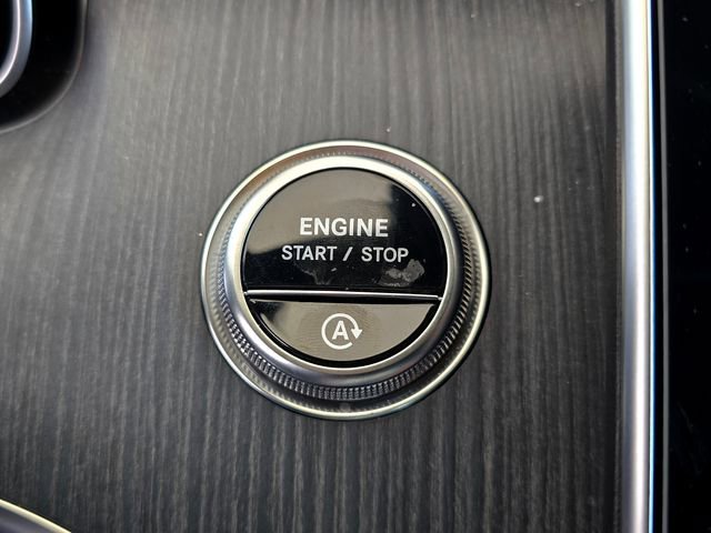Used 2025 Mercedes-Benz C 300 4MATIC Sedan image 15