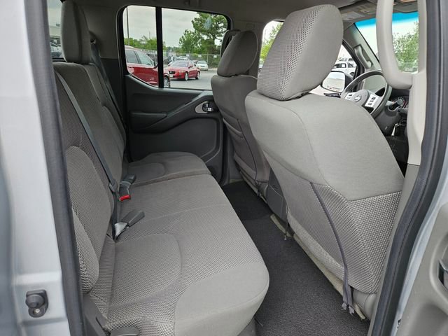 Used 2016 Nissan Frontier SV AWD/4WD image 19