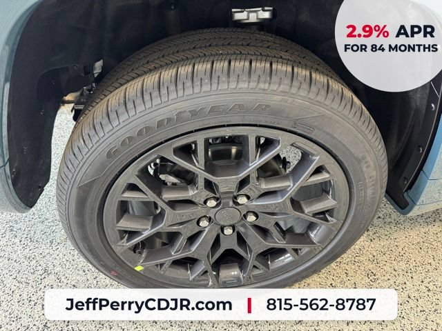 New 2026 Jeep Grand Cherokee Summit w/ Obsidian Package AWD/4WD image 32