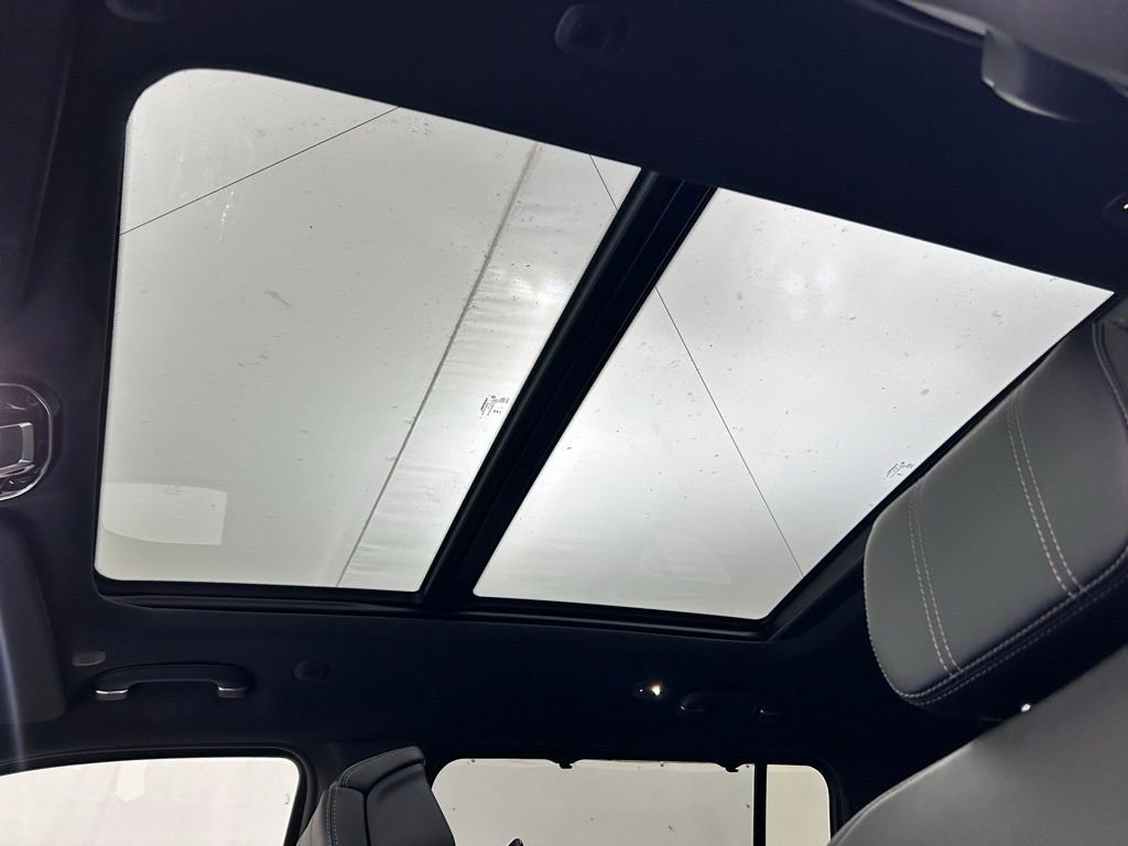 New 2026 Jeep Grand Wagoneer Summit w/ Rear Seat Video Group I image 24