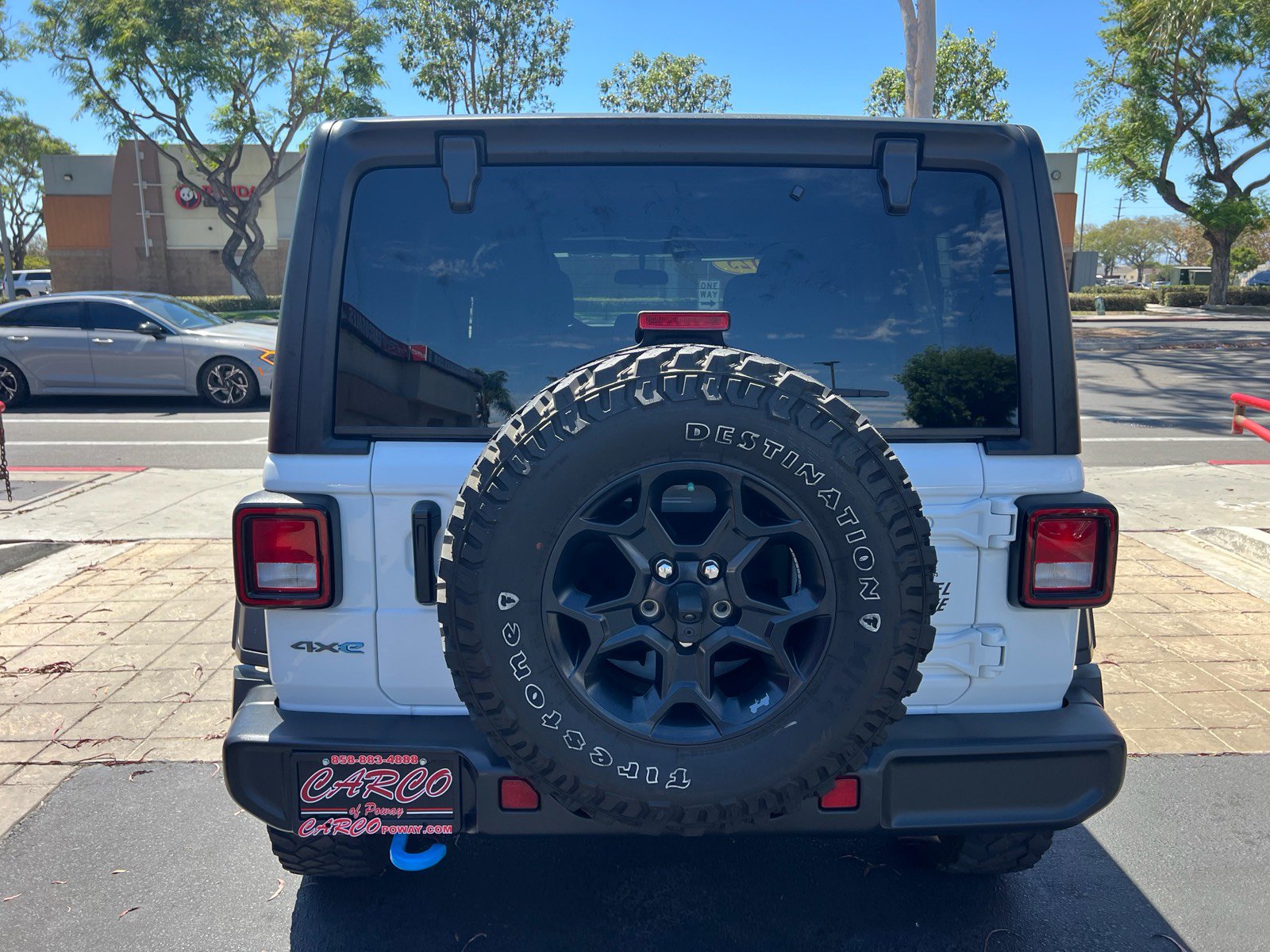 Used 2023 Jeep Wrangler Unlimited w/ Convenience Group AWD/4WD image 9