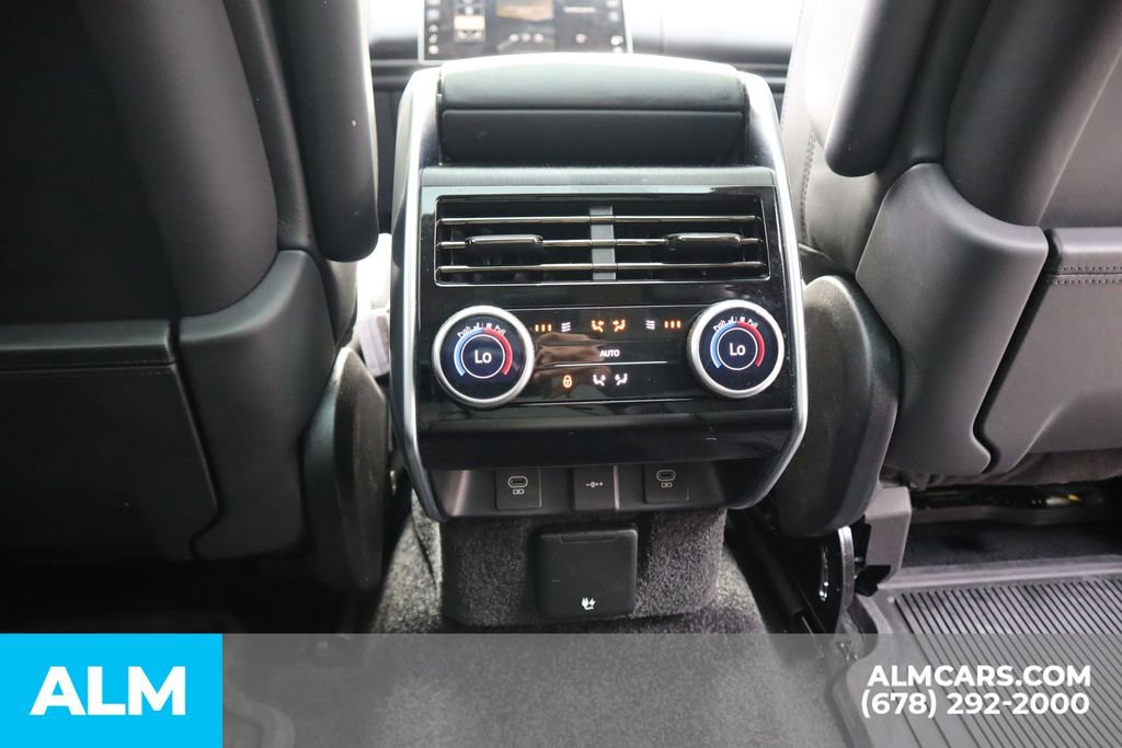 Used 2025 Land Rover Range Rover Long Wheelbase SE image 29