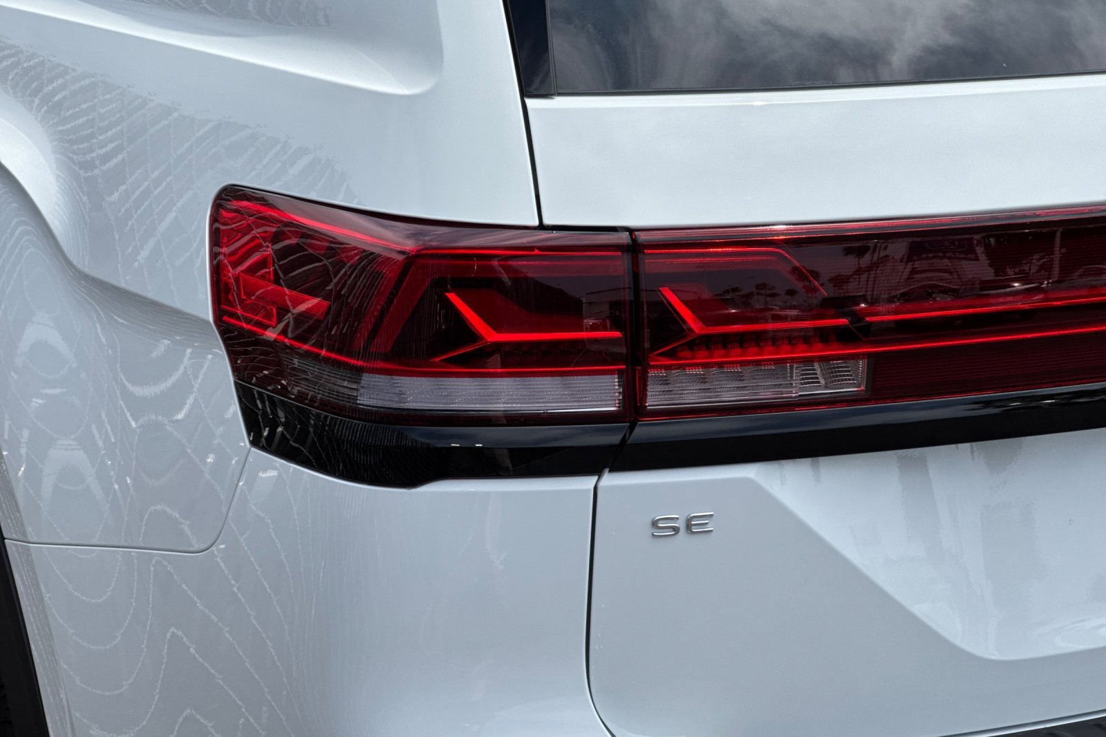 New 2025 Volkswagen Atlas Peak Edition SE image 7