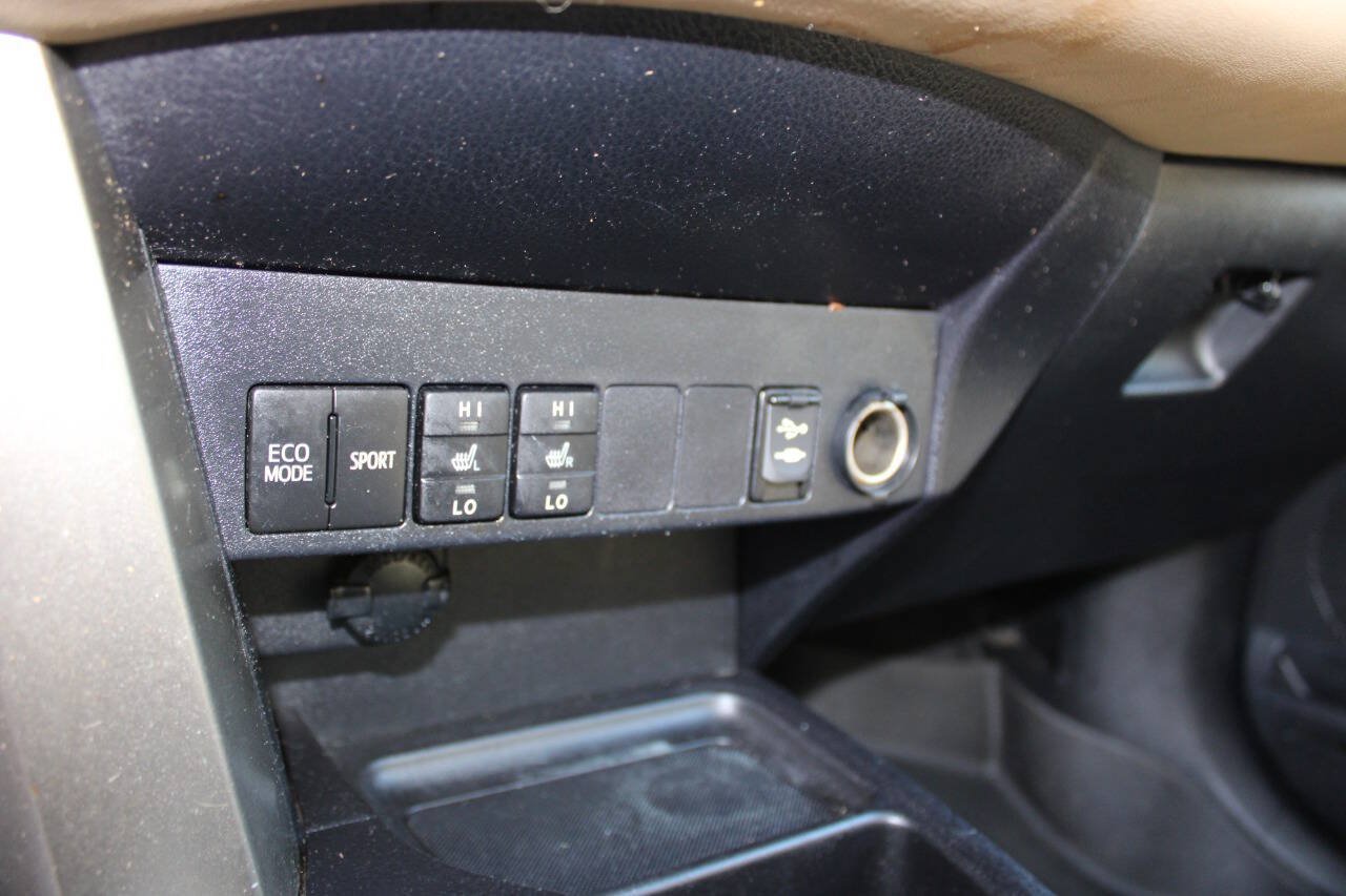 Used 2013 Toyota RAV4 Limited AWD/4WD image 17