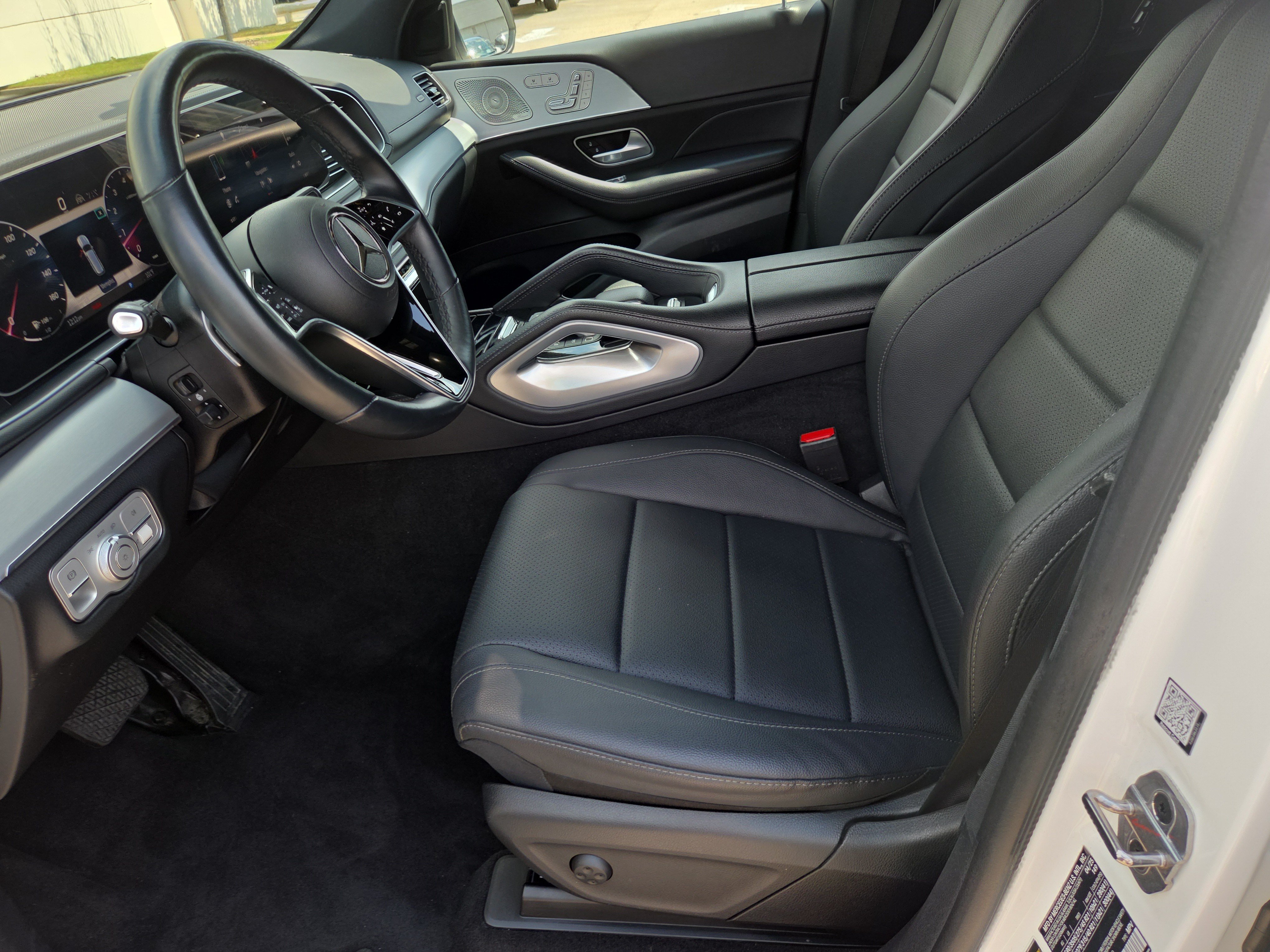Used 2025 Mercedes-Benz GLS 450 4MATIC image 5