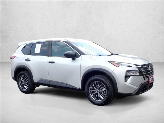 Used 2024 Nissan Rogue S AWD/4WD image 6