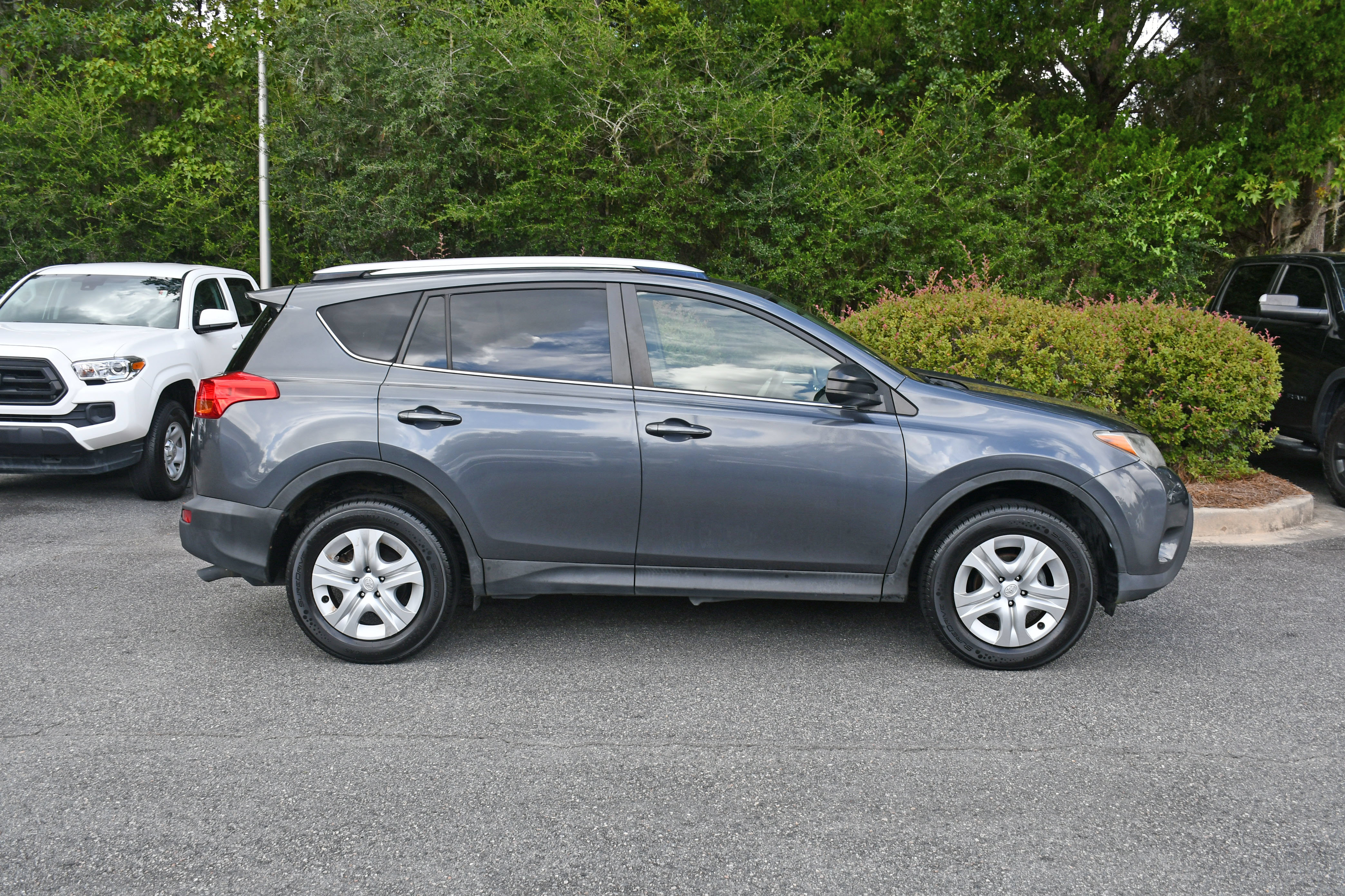 Used 2015 Toyota RAV4 LE AWD/4WD image 5