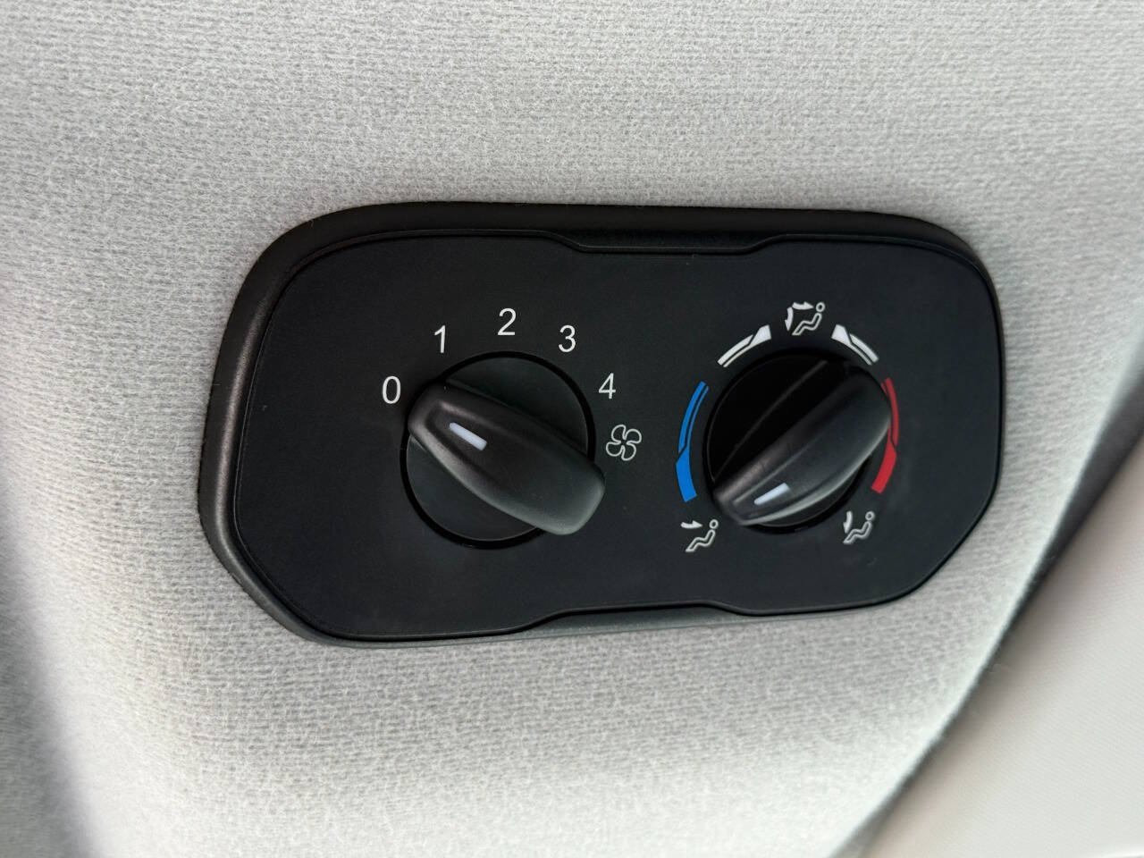 Used 2018 Ford Transit 350 XLT RWD image 18