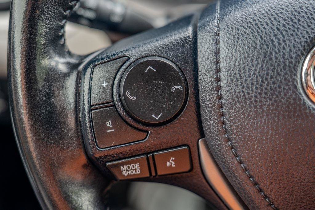 Used 2018 Toyota RAV4 XLE FWD image 27