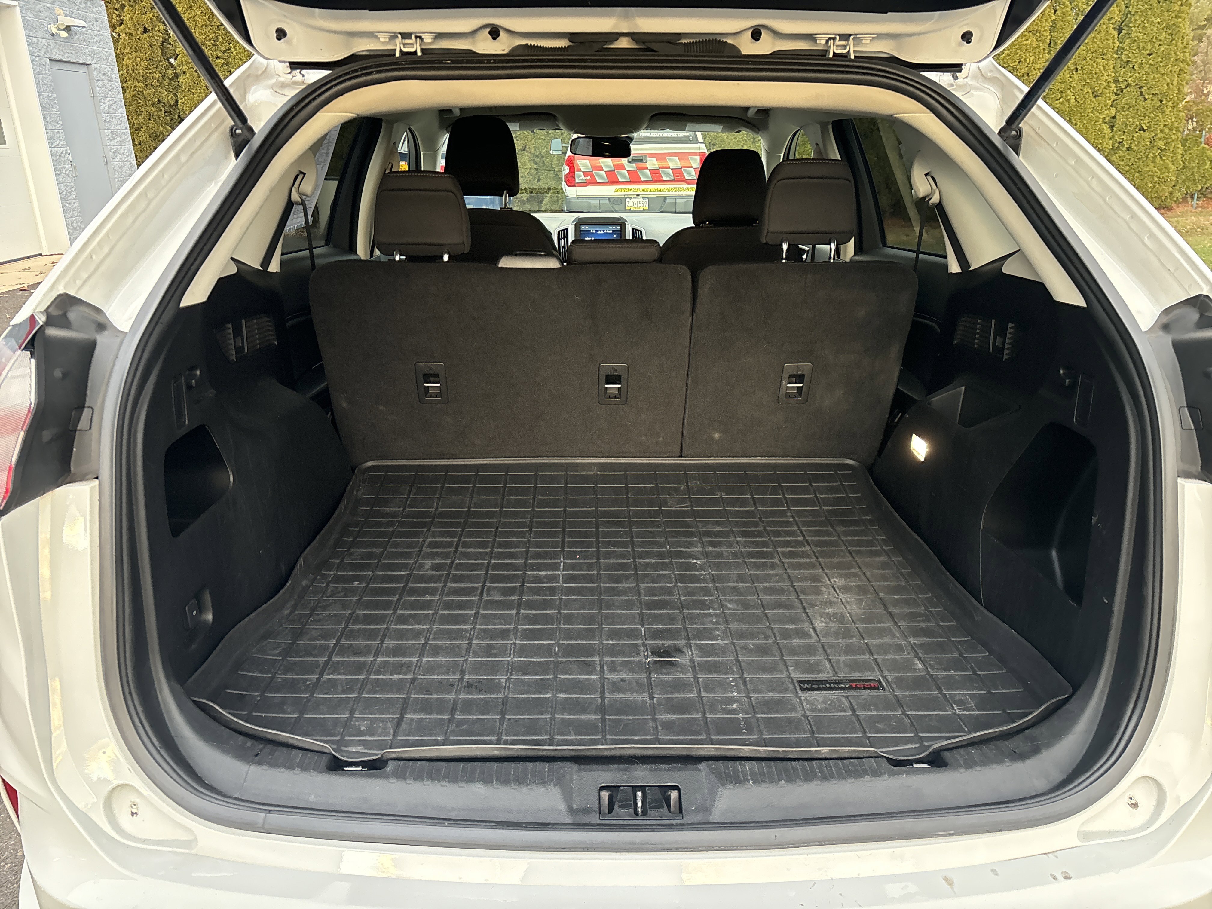 Used 2022 Ford Edge SE w/ Black Appearance Package image 5