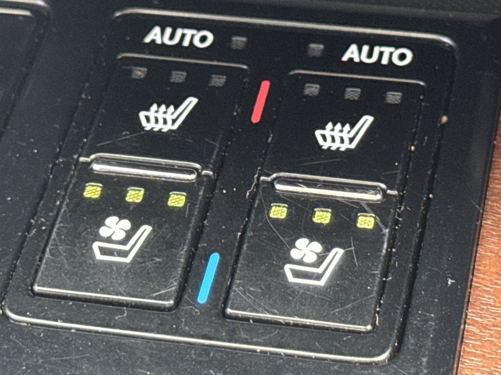 Used 2022 Lexus RX 350L FWD w/ Premium Package image 31