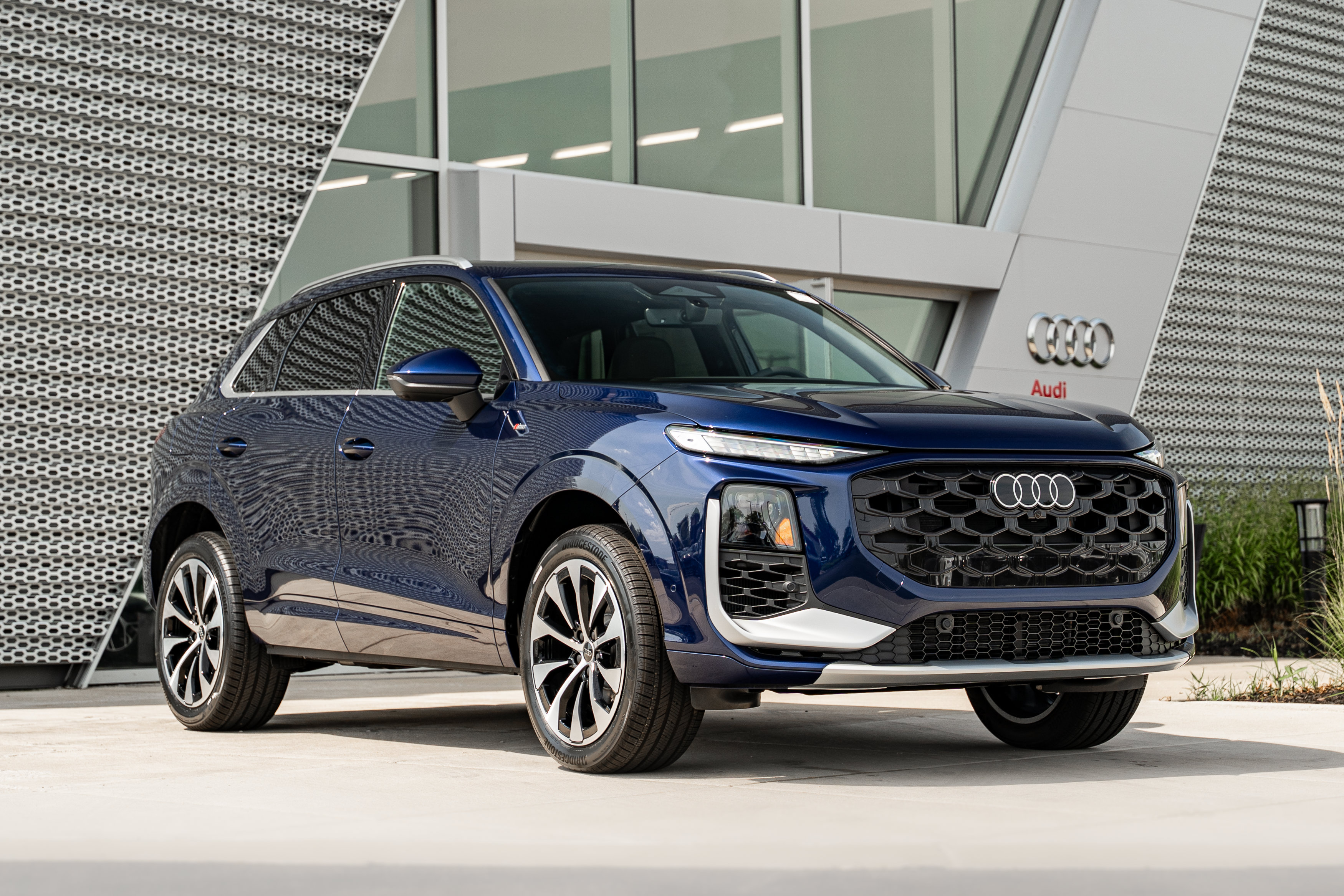 New 2026 Audi Q3 quattro 2.0T AWD/4WD image 1