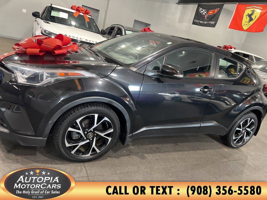 Used 2019 Toyota C-HR XLE FWD image 3