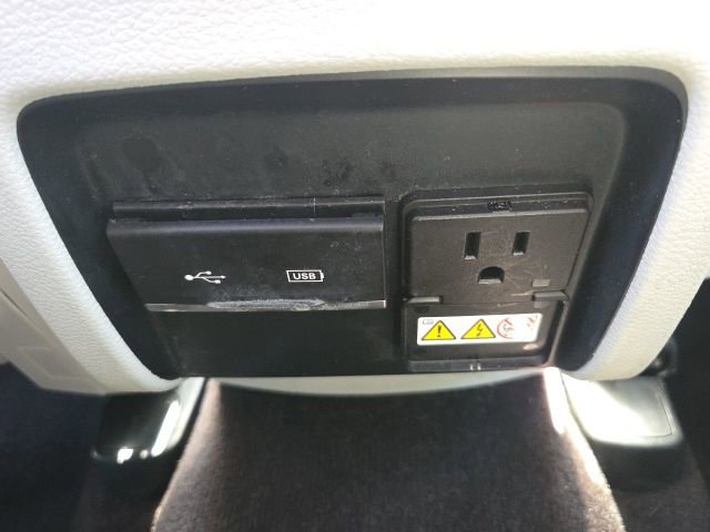 Used 2019 Jeep Cherokee Limited image 20