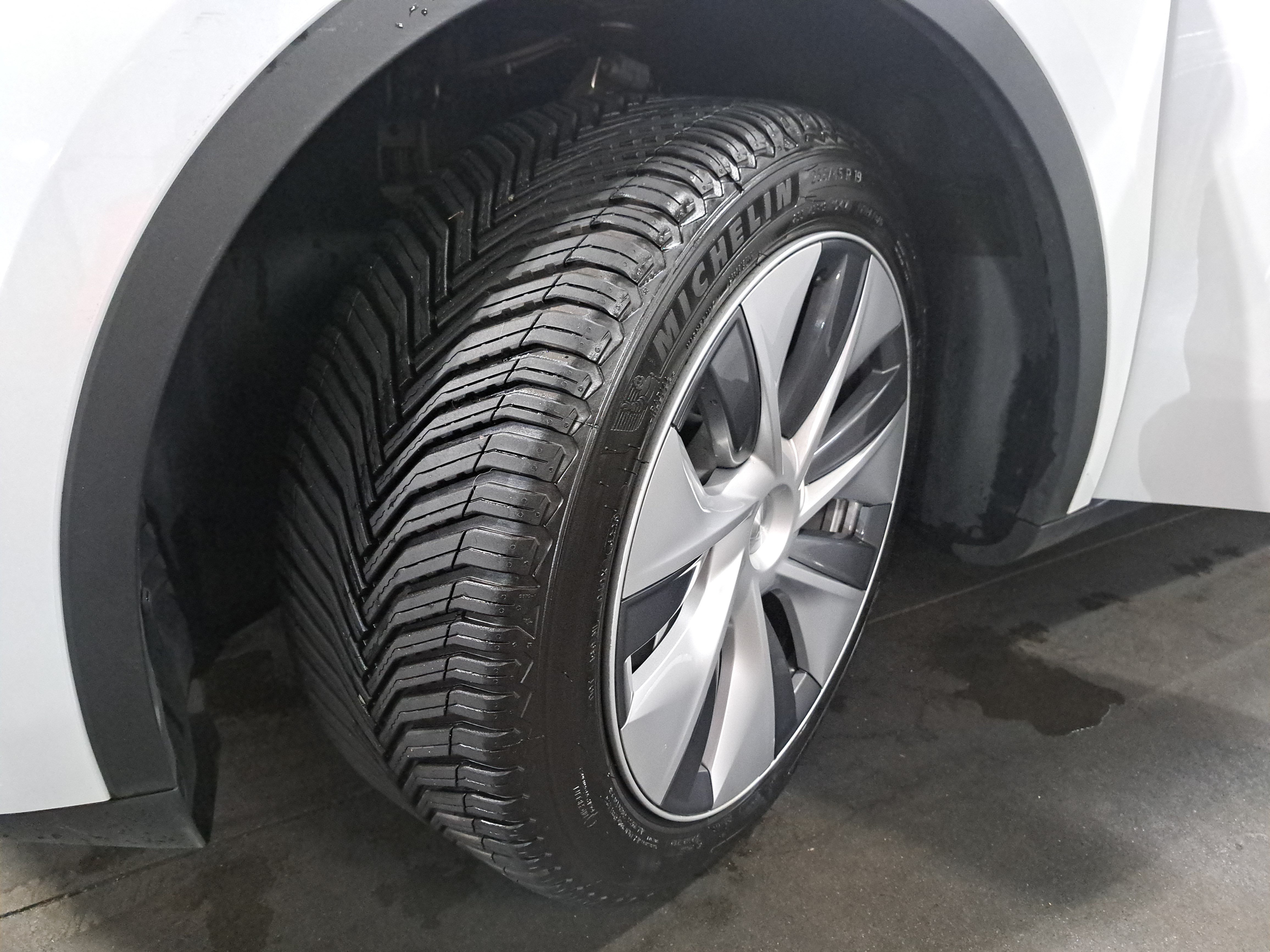 Used 2023 Tesla Model Y Long Range AWD/4WD image 30