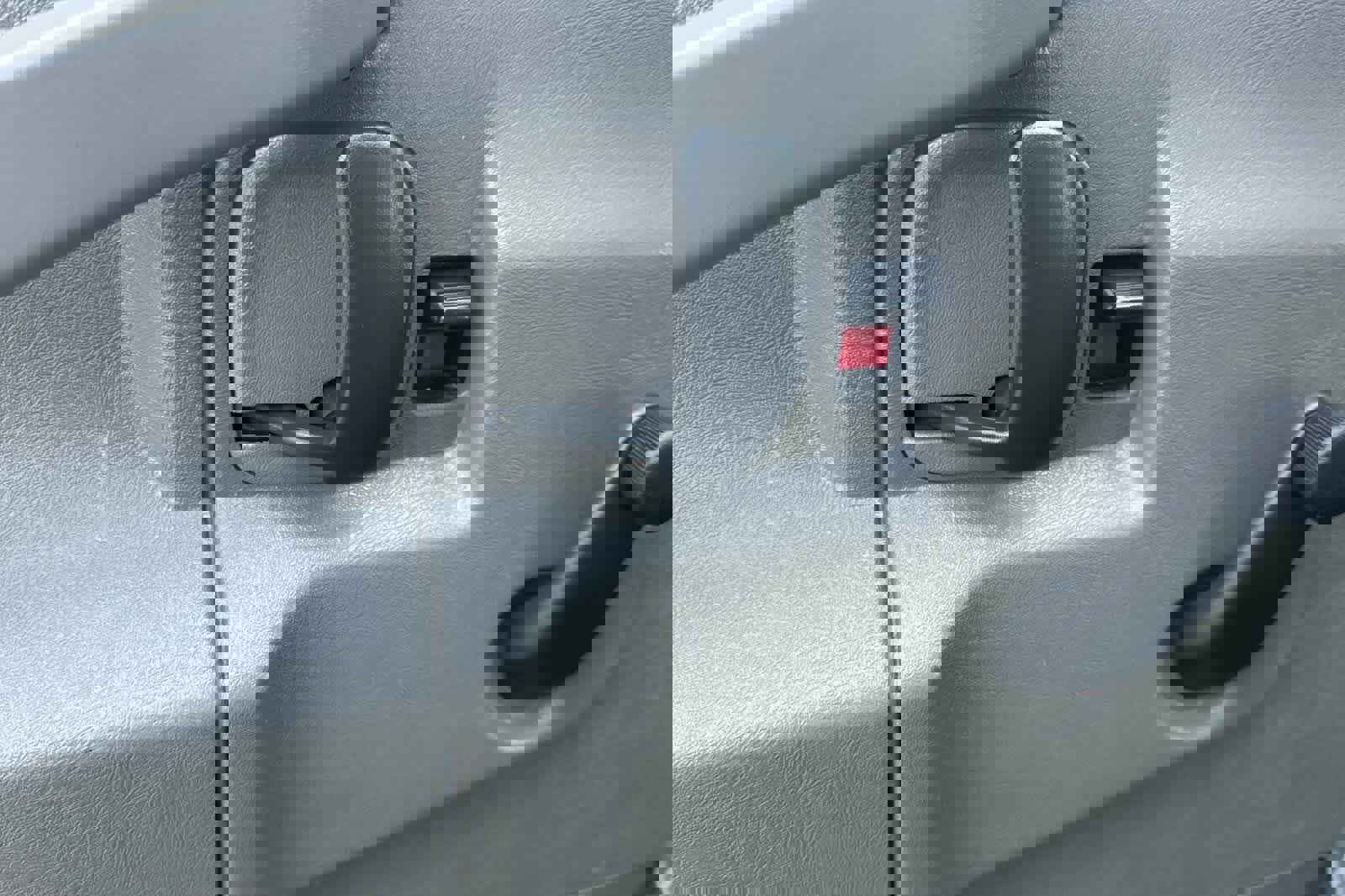 Used 2019 Chevrolet Express 3500 w/ Driver Convenience Package image 13