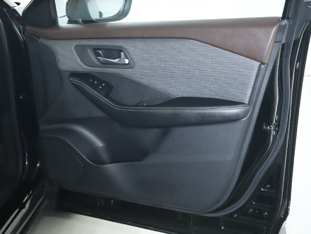Certified 2023 Nissan Rogue SV AWD/4WD image 35