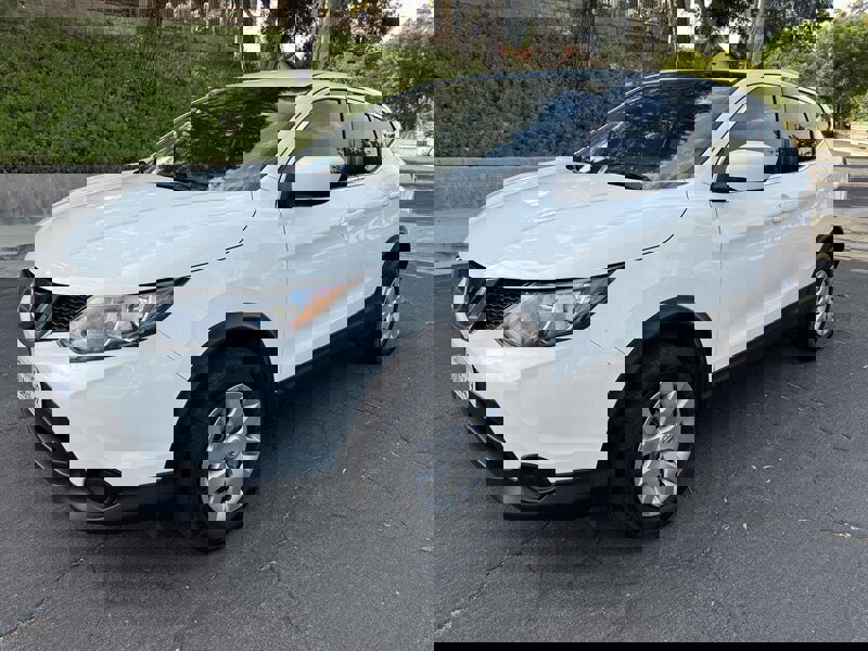 Used 2019 Nissan Rogue Sport S image 3