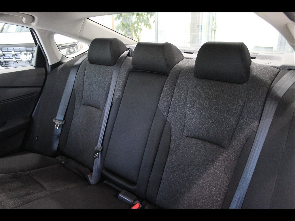 Certified 2025 Honda Accord SE image 17