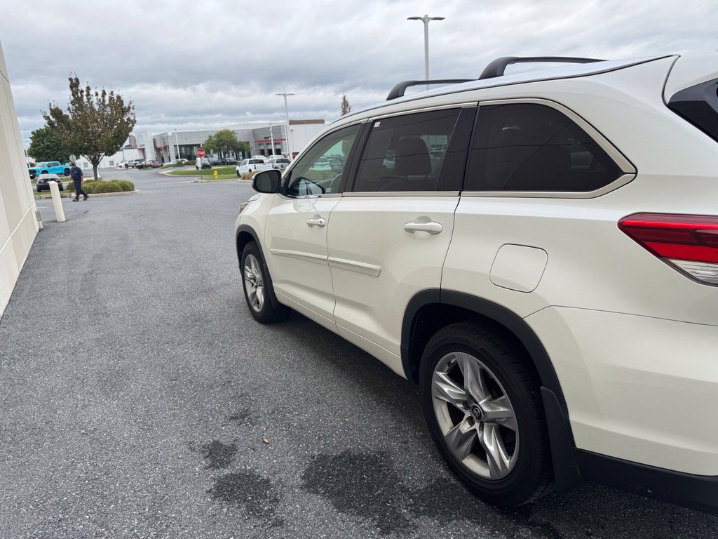 Used 2018 Toyota Highlander Limited AWD/4WD image 22