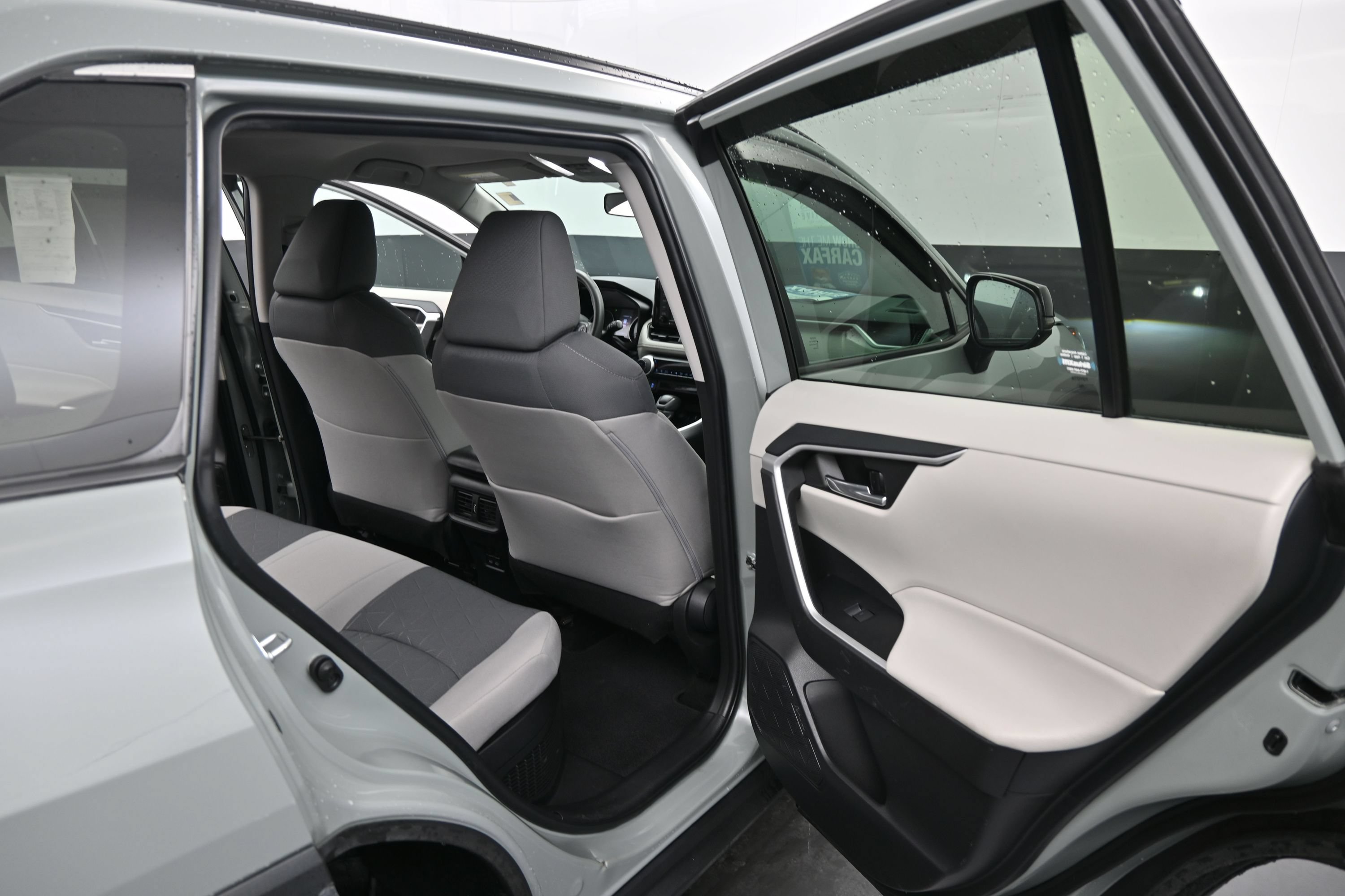 Used 2022 Toyota RAV4 XLE AWD/4WD image 19