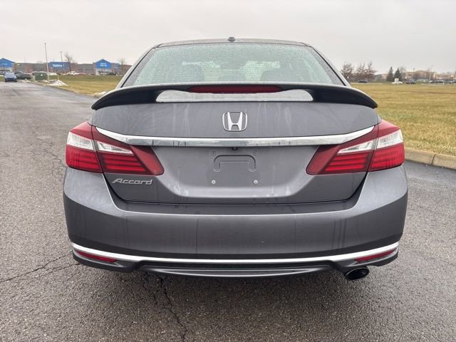 Used 2017 Honda Accord EX image 8