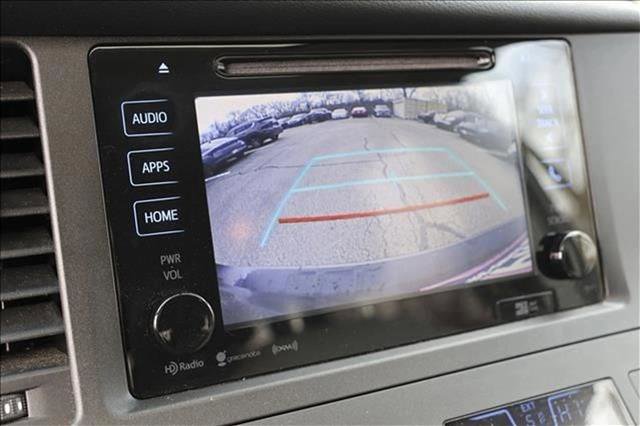 Used 2016 Toyota Sienna XLE w/ XLE Navigation Package image 18