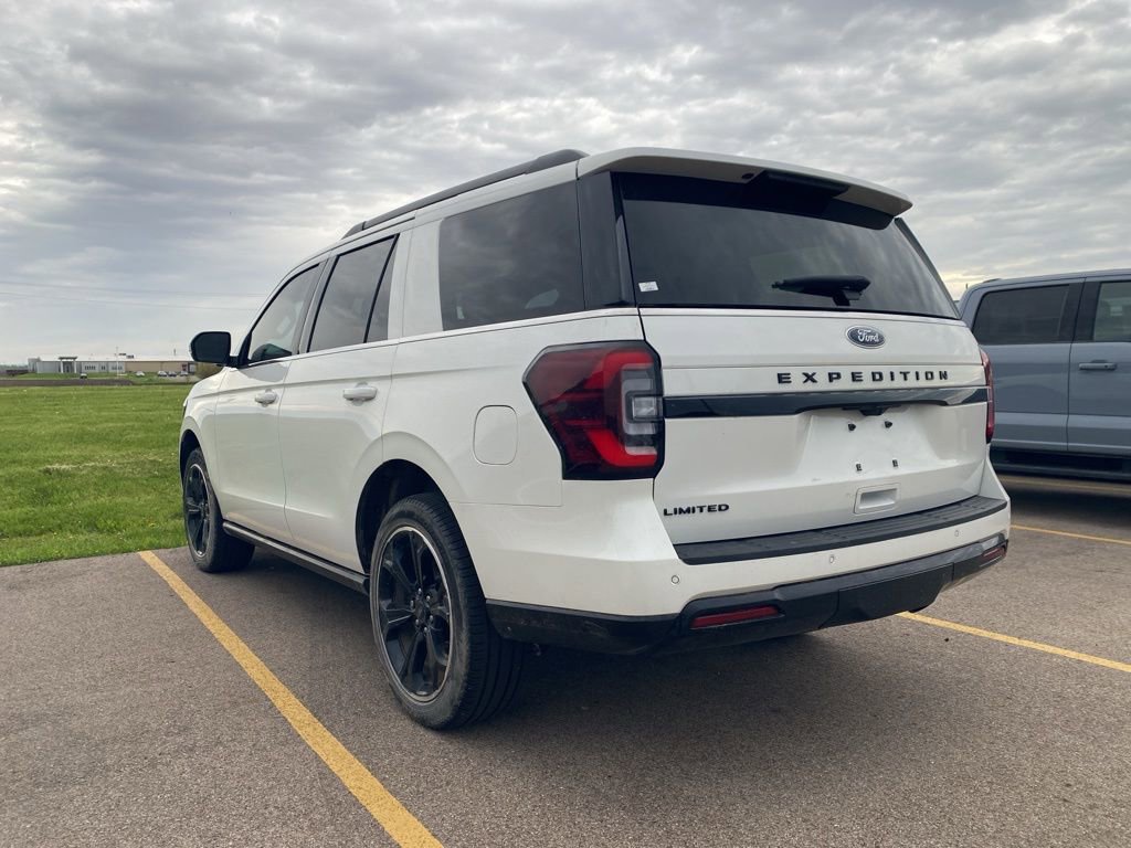 Used 2024 Ford Expedition Limited AWD/4WD image 13