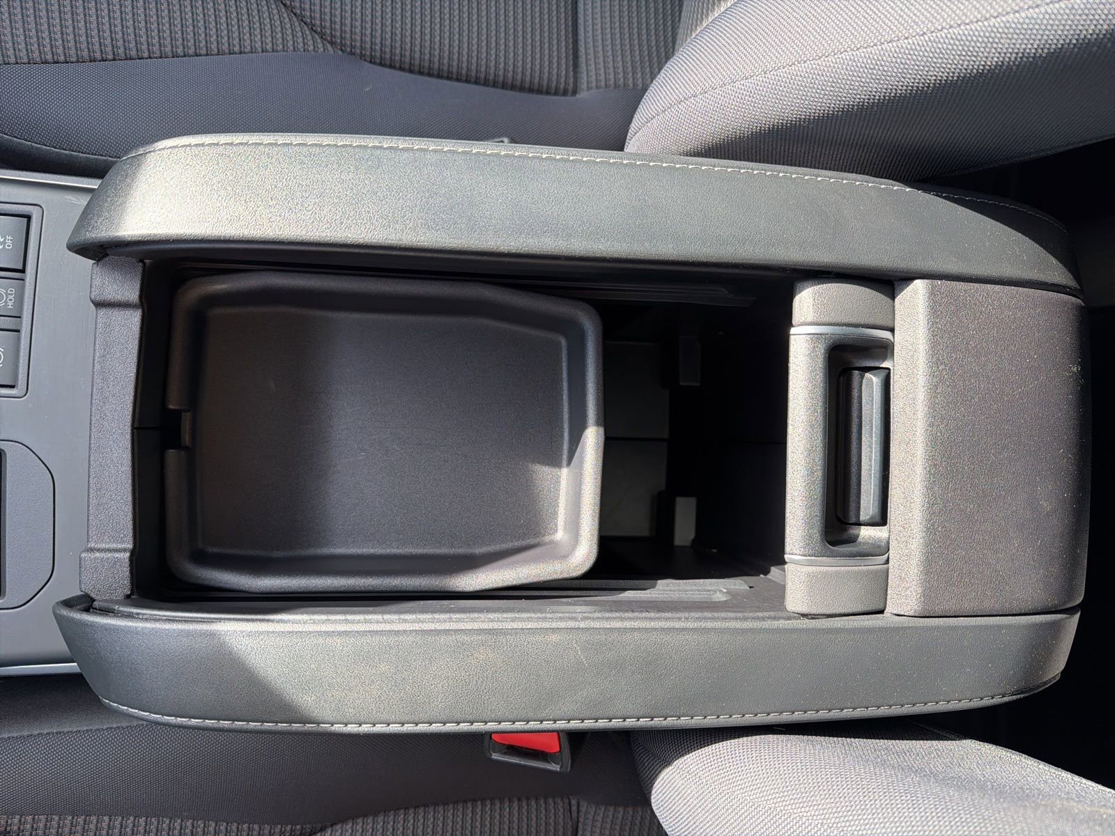 Used 2024 Toyota Highlander LE image 73